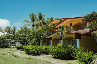 Las Olas Beach Resort Hotel a 