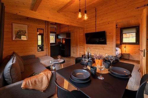 Górna Kudowa Domki Wypoczynkowe z bali? Two-Bedroom Chalet