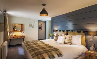 Lifeboat Inn - Housity