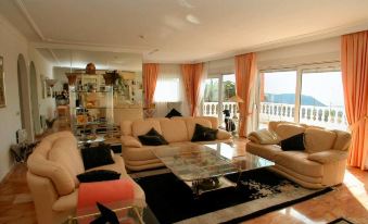 Villa with 3 Bedrooms 3 Bathrooms Private Heated Pool, Super-Fast Wifi, Sea View