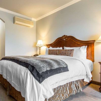 King Suite Villa Montes Hotel, Ascend Hotel Collection Promo Code