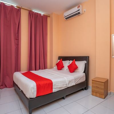Bilik Deluxe Double Dilarang Merokok Kupon OYO 89328 SZ Hotel