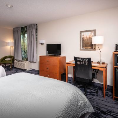 Hearing Accessible Guestroom Two Queens