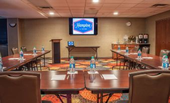 Hampton Inn New Philadelphia