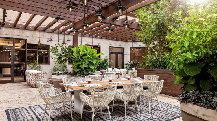 ザ・リッツ・カールトン ココナッツ グローヴ マイアミ 食事・レストラン