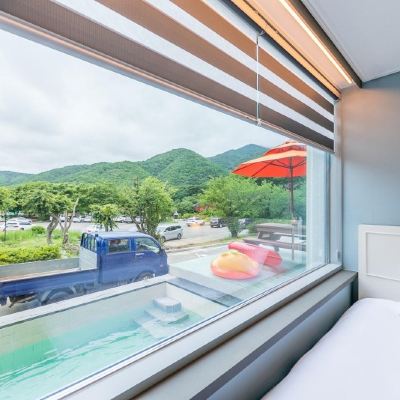 Pension Type 102 (Bed) Pohang Bogyeongsa Yeonsan Oncheon Park Pension 쿠폰