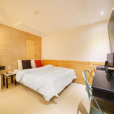 Standard Room (System Air Conditioner Available In All Netflix Room) 파레스 모텔 쿠폰