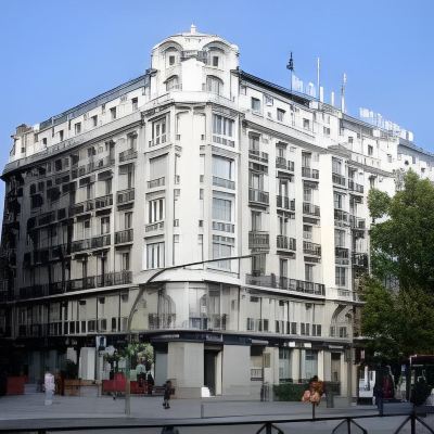 高級雙人房（帶陽台） 正午酒店優惠