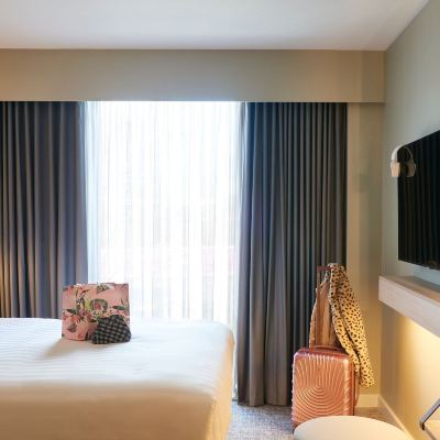 Room, 1 Queen Bed, Non Smoking Moxy Slough Promo Code