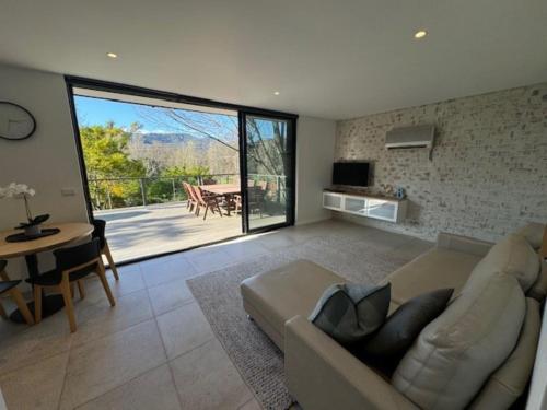 两卧室联排别墅