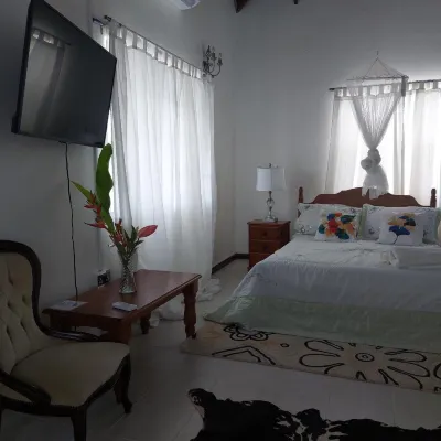 Selen’s cozy retreat in Ti Rocher Micoud Saint Lucia Hotele w: 