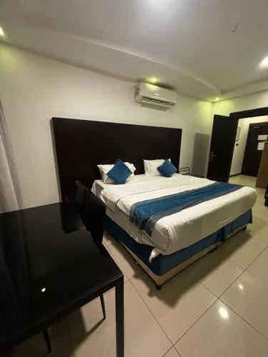 豪华特大床一室房