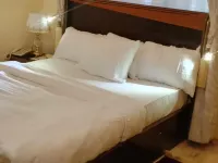 Naptin Executive Hotel and Suites Hôtels à : 