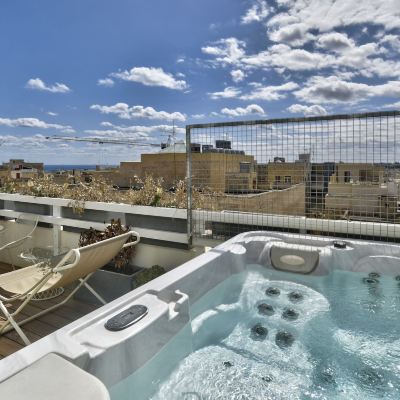 Executive Double Room De la Valette Promo Code