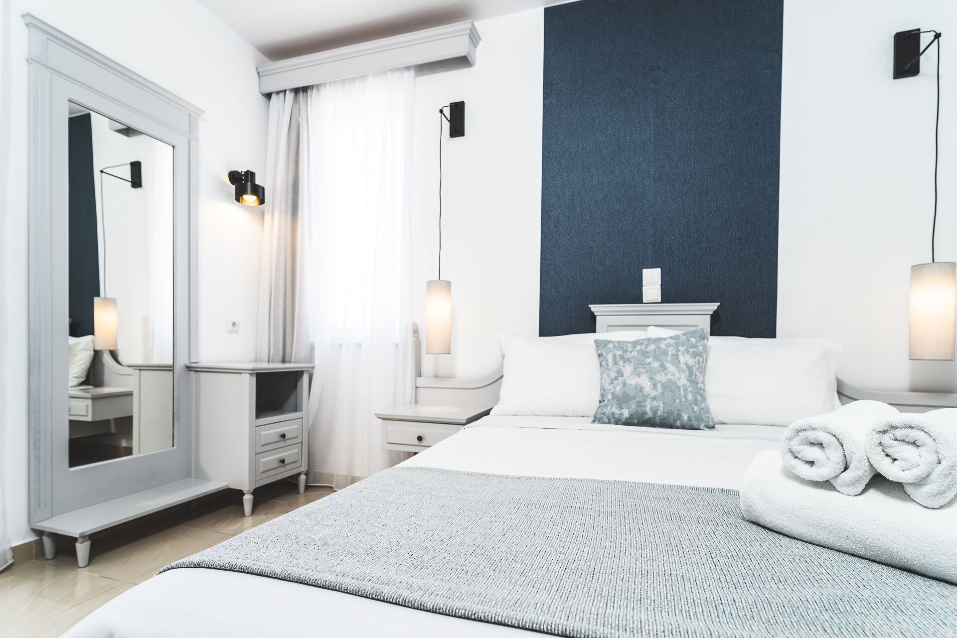 享有泳池景致的高级单卧室公寓