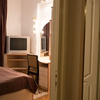 高級套房 裏奈科布爾酒店優惠