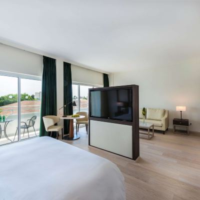 精緻特大床套房 尼克西亞希爾頓酒店優惠