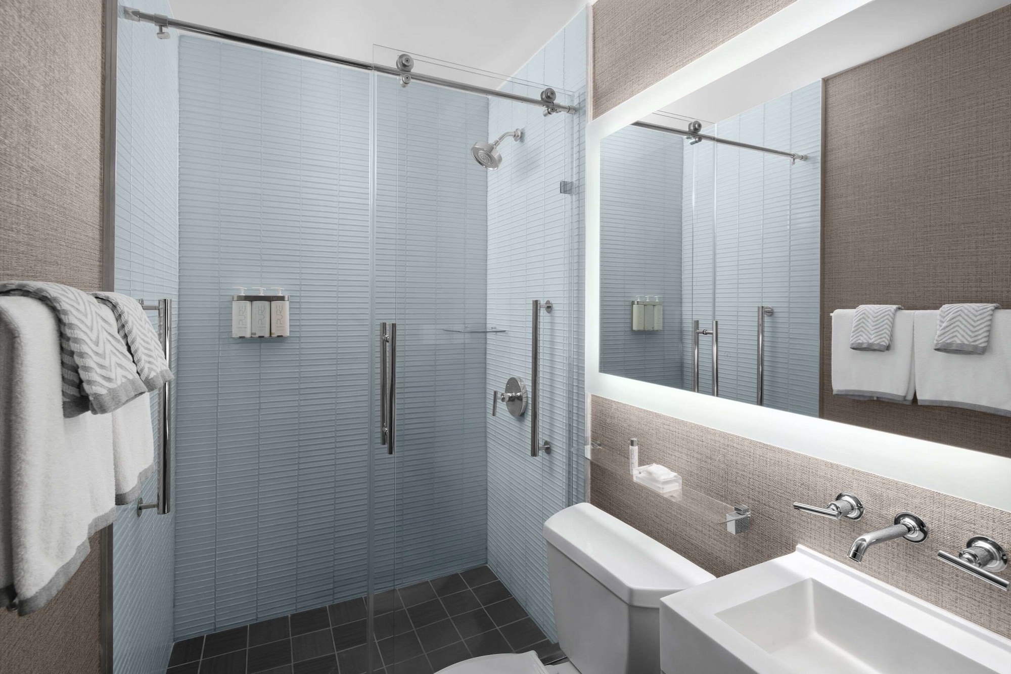 无障碍豪华特大床房 禁烟