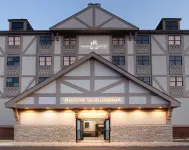 Hotel Royer Urbana Champaign, Tapestry Collection by Hilton Hotels in 