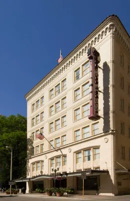 Drury Inn & Suites San Antonio Riverwalk Hotels in 