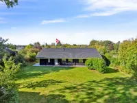"Sighfrith" - 1.4km from the sea Hotels in Dronningmølle