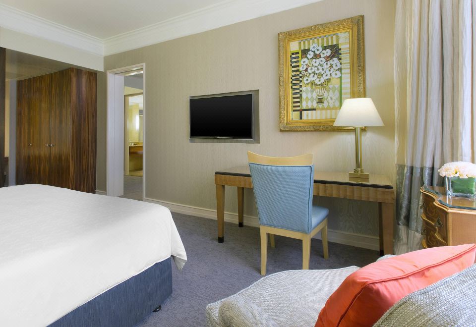 Sheraton Towers SingaporeClub lounge access, 1 Bedroom Suite, 1 King, High floor