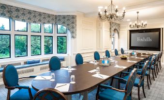 Foxhills Club & Resort - Housity