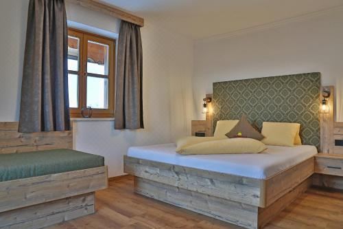 带阳台的两卧室公寓