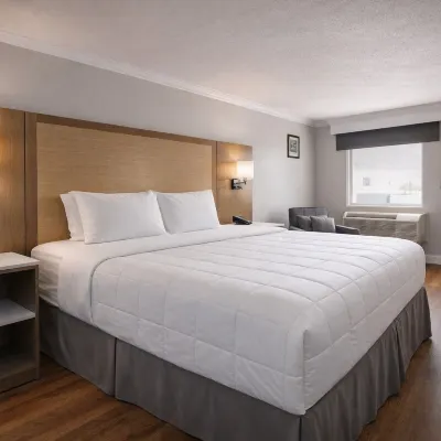 Destin Inn & Suites Hotels near Pelican Adventures