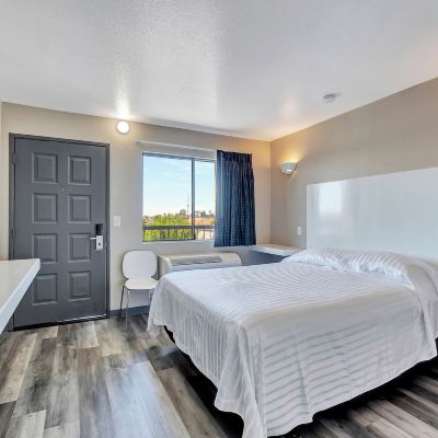Economy Queen Room-Non-Smoking Morada Inn Promo Code