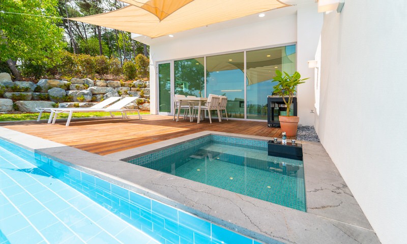 Premium Garden (Pool, Jacuzzi, Ocean View)