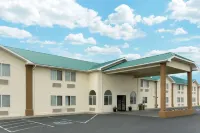 Super 8 by Wyndham Green River Отели в г. 