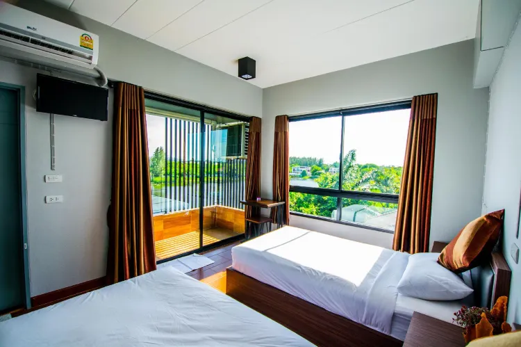 Twin Room With Lake View-Non-Smoking