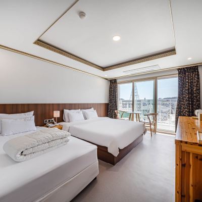 Deluxe Twin, Hotel-Style Bedding, Ocean View) 통영하와이호텔 쿠폰