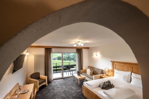 带阳台的山景小套间