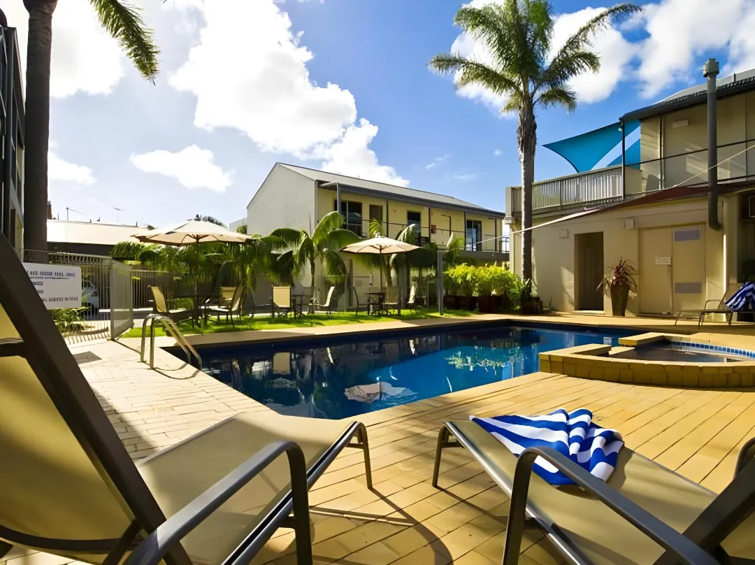 Moonlight Bay Apartments - Rye