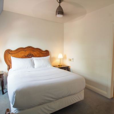 Classic Queen-1 Queen Hochelaga Inn Promo Code