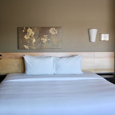 Standard Suite Le Dauphin St-Hyacinthe Promo Code