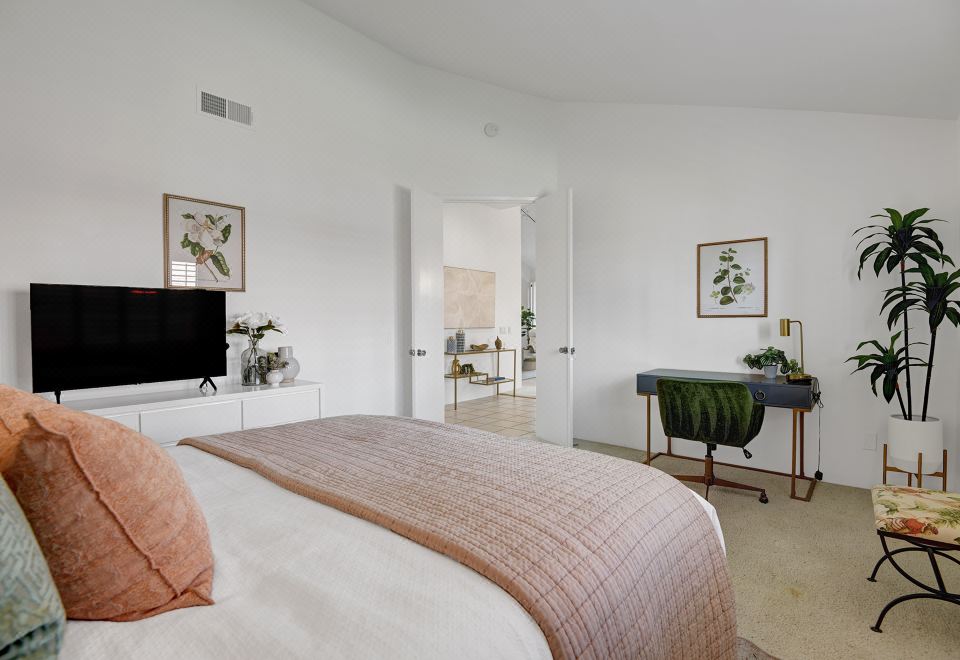 俯瞰高尔夫球场 和可使用泳池-时尚假期