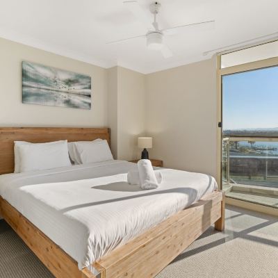 One-Bedroom Apartment with Partial Water View Northpoint Apartments Promo Code