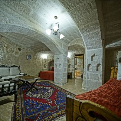 豪華巖洞三人間 假日洞穴酒店優惠