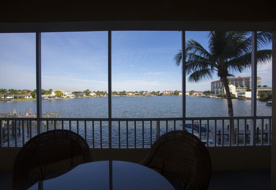 海湾边标准公寓， 2间卧室2浴室