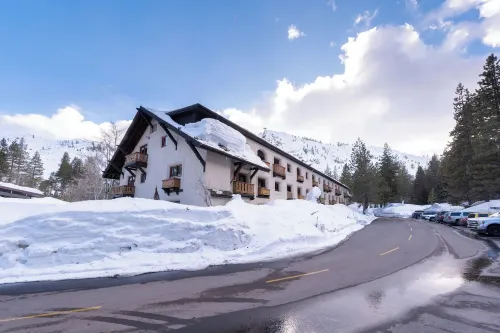 Olympic Village Inn Olympic Valley