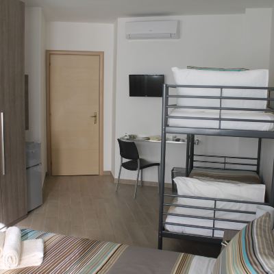 Deluxe Quadruple Room, Private Bathroom (Via Gallicano Nel Lazio, 1) Vacanza a Casa Promo Code