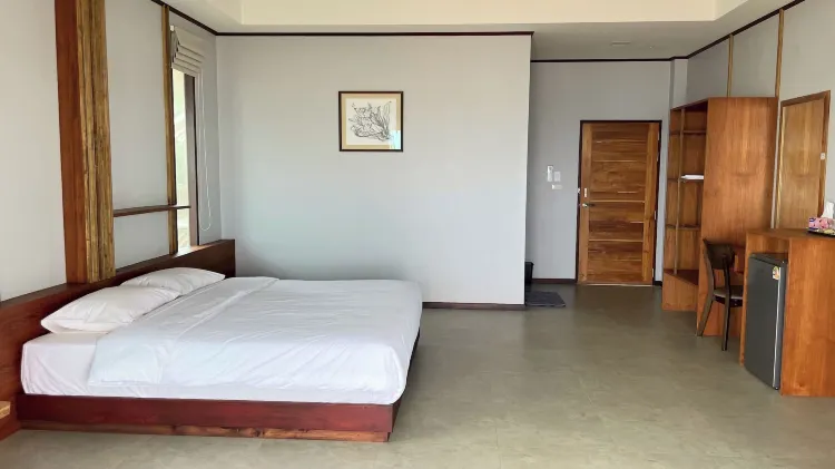 ห้องพักคู่พื้นฐานวิวทะเลบางส่วน