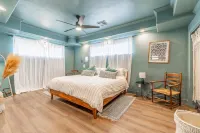 Stylish 2-Bedroom walking distance to Downtown