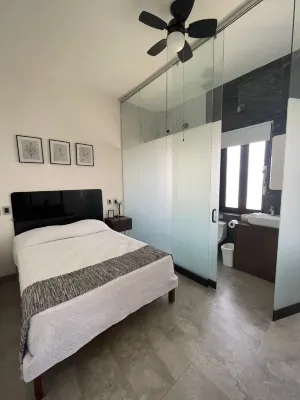 La Casa Mia Leon