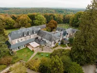 Le Manoir du Lys Hotels in 