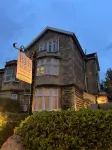 The Bath House Boutique B&B - in-Room Breakfast - Free Parking
