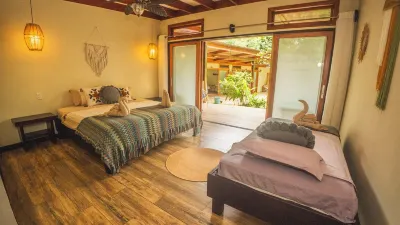 Playa Bluff Lodge Hotels in 